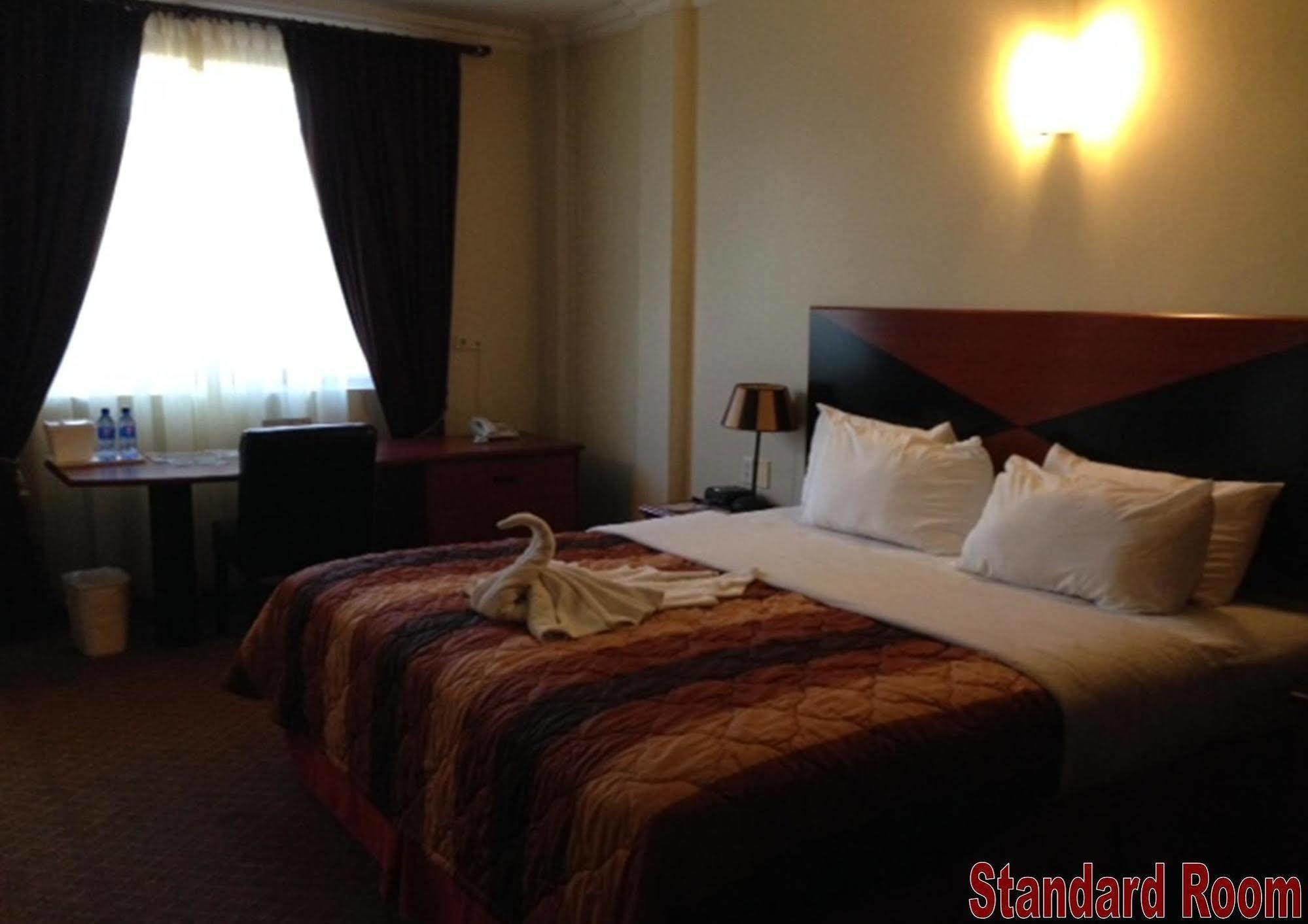 Hotel Elegance Nv Paramaribo Bagian luar foto