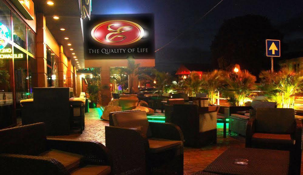 Hotel Elegance Nv Paramaribo Bagian luar foto