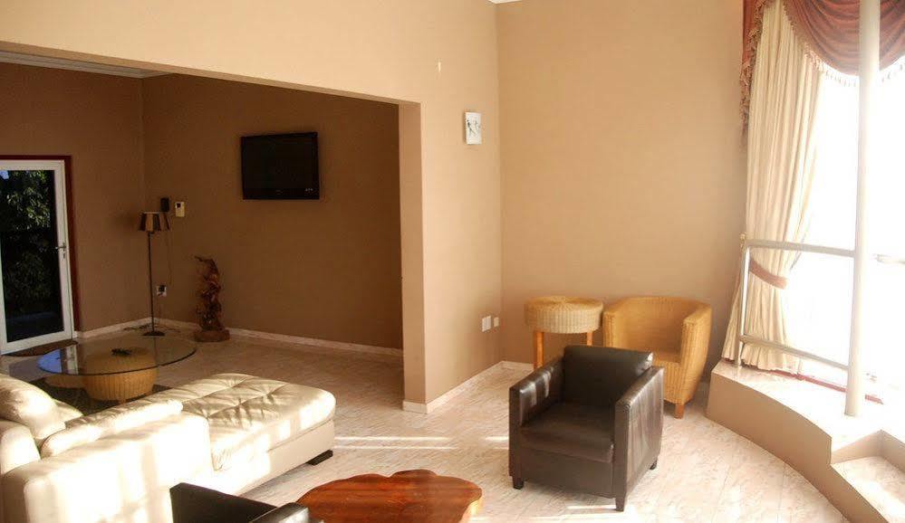 Hotel Elegance Nv Paramaribo Bagian luar foto