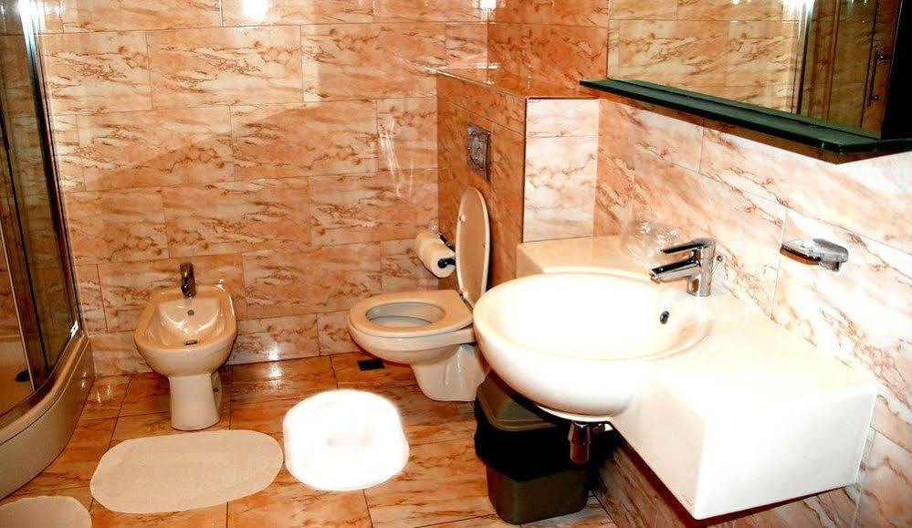 Hotel Elegance Nv Paramaribo Bagian luar foto
