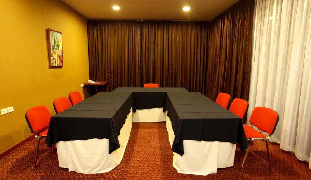 Hotel Elegance Nv Paramaribo Bagian luar foto